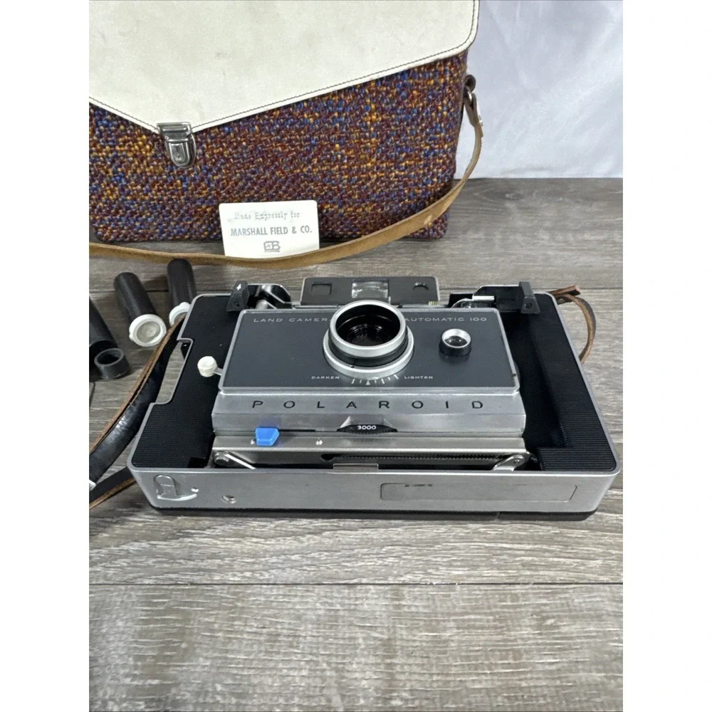 Vintage Polaroid Automatic 100 Land Camera With Case